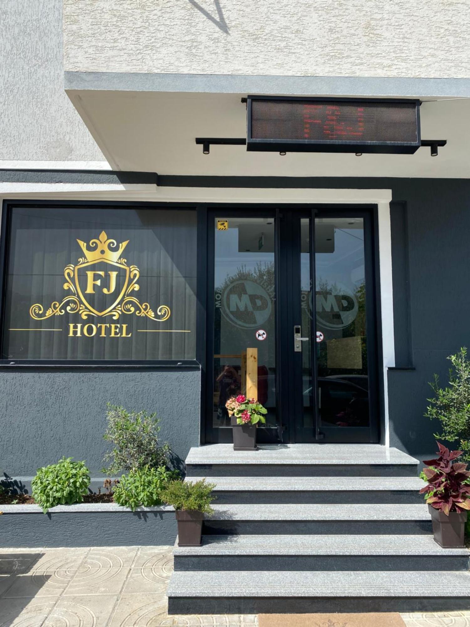 F&J Hotel Sarandë Buitenkant foto